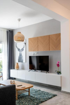 Kition City Apartments - Central Location